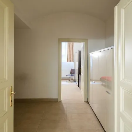 Appartement Halkova 1643/5