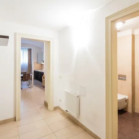 Appartement Halkova 1643/5 *